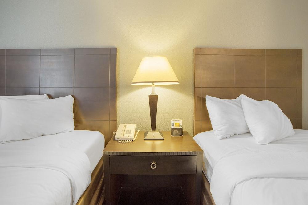 Econo Lodge Inn And Suites Dentsville エクステリア 写真